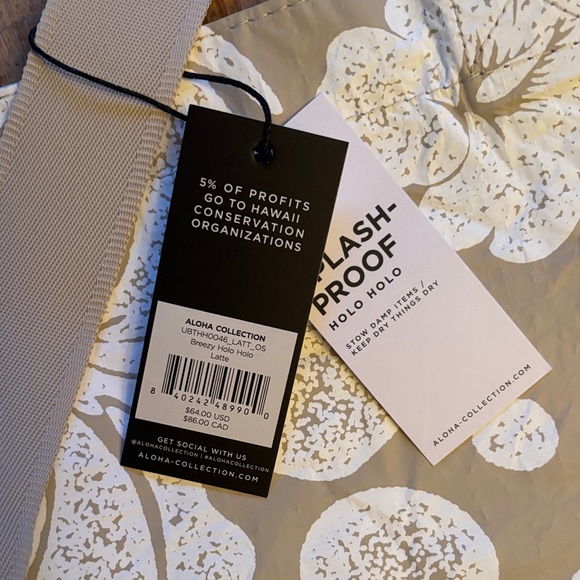 ALOHA Collection Tan and White Floral Tote Set - Picture 3 of 5